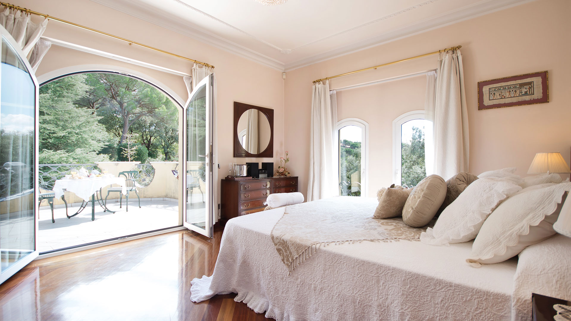 habitacion-rosal-hotel-boutique-edelweiss-1 habitacion-rosal-hotel-boutique-edelweiss-1